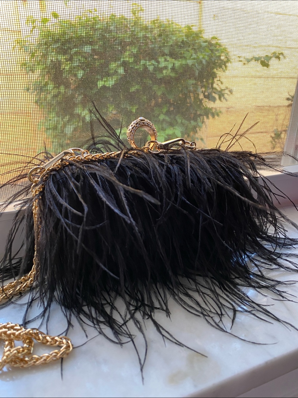 Black Feather Evening Clutch Rhinestone Ring with Gold Chain